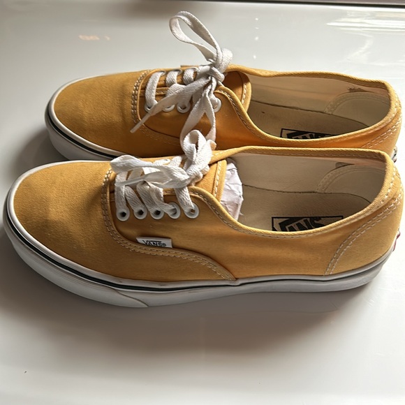 VANS - Picture 2 of 5